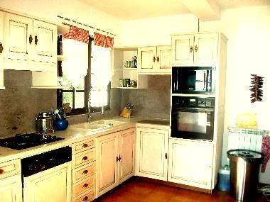 Holiday House in VELAUX (Bouches-du-Rh�ne) or holiday homes and vacation rentals