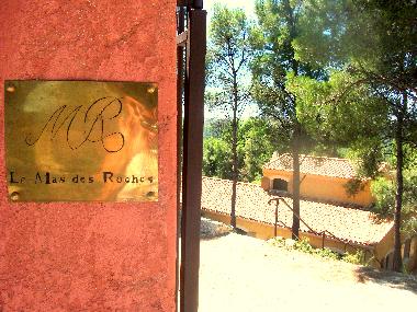 Holiday House in VELAUX (Bouches-du-Rh�ne) or holiday homes and vacation rentals