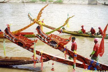 DECORATIVE  DRAGON  LONGBOATS