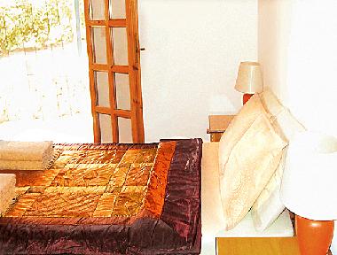 The bright air-conditionned bedrooms