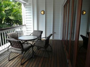 outdoor entertaining area