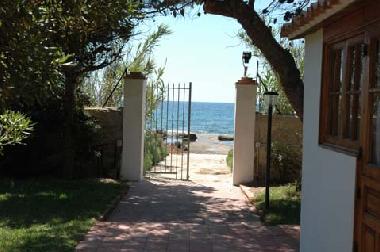 Private access to the sea