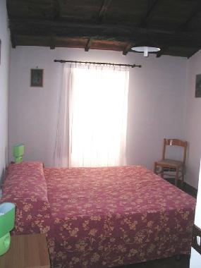 Bed matrimonial with sea window