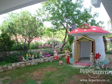 Bed and Breakfast in Lile Pag Novalja  (Licko-Senjska) or holiday homes and vacation rentals