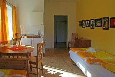 Solstr�le with Pentry and Dinning table