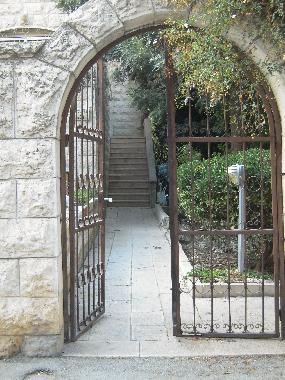 Entrnace to 3b Otniel Street, Baka, Jerusalem
