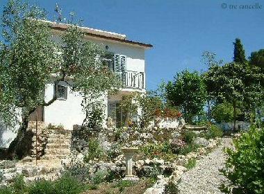 Tre Cancelle Farmhouse - The Garden