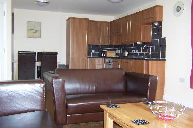 Maggies Mews at Greetham Retreat - Open plan kitchen and dining area as viewed from lounge