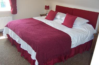 Maggies Mews at Greetham Retreat - Upstairs Master bedroom with 6feet wide superking size bed