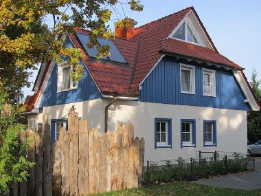 Holiday House in Zingst (Fischland-Dar-Zingst) or holiday homes and vacation rentals
