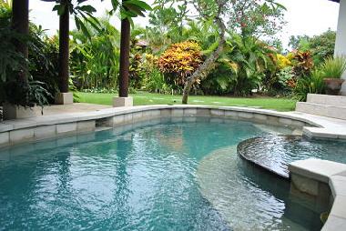The private Pool/Jacuzzi