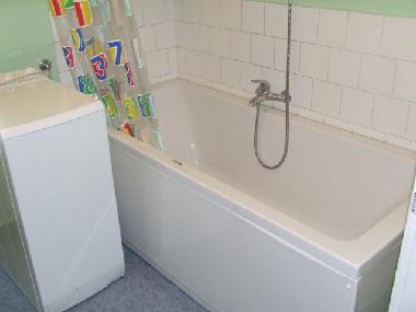 bathroom-apartment 1