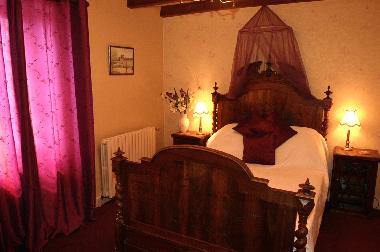 La Vieille Maison  Romantic Bedroom