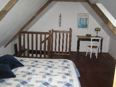 Attic bed room - view of the sea