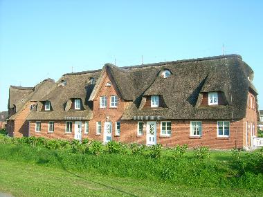 Holiday House in Nordstrand (Nordfriesische Inseln) or holiday homes and vacation rentals