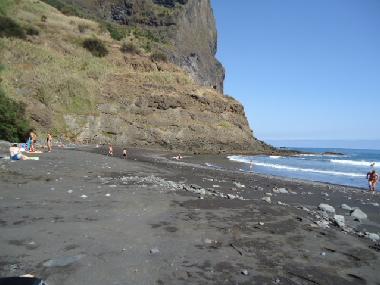 Holiday Apartment in Machico (Porto da Cruz) (Madeira) or holiday homes and vacation rentals