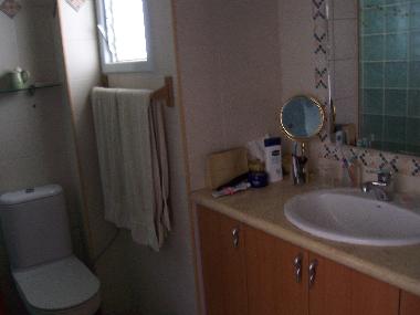 en-suite bathroom with shower