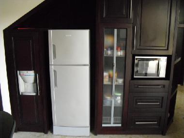 all kitchen w/Fridge Freezer, Water dispenser, Microwave
