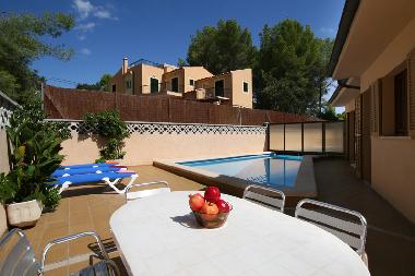 Holiday House in Pollena (Mallorca) or holiday homes and vacation rentals