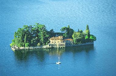 Bed and Breakfast in Lovere Castro (Bergamo) or holiday homes and vacation rentals
