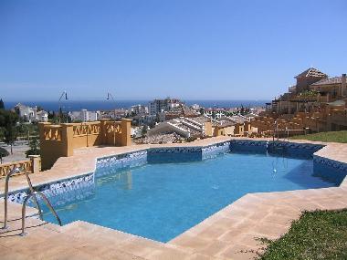 SWIMMING POOL WITH VIEWS