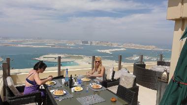 large terrace whit jumeirah pal view