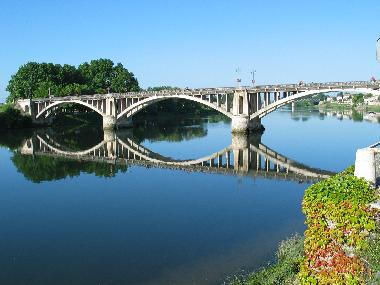 Holiday House in Gensac (Gironde) or holiday homes and vacation rentals