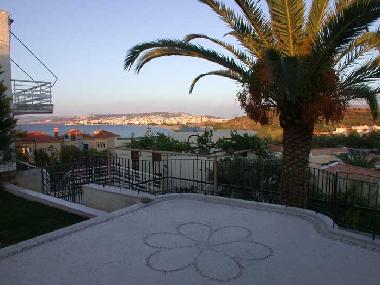 view from the upper terrasse to Chania town