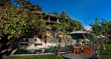 Front view of villa 
