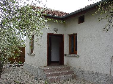 Holiday House in Dragushinovo  (Sofiya) or holiday homes and vacation rentals