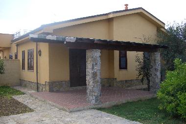 Holiday House in Campofelice di Roccella (Palermo) or holiday homes and vacation rentals