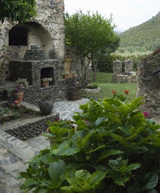 Holiday Apartment in Llan�� Valleta (Girona) or holiday homes and vacation rentals