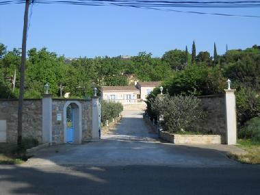 Holiday House in laudun (Gard) or holiday homes and vacation rentals