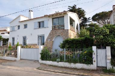 Holiday House in Punta Montgo (Girona) or holiday homes and vacation rentals