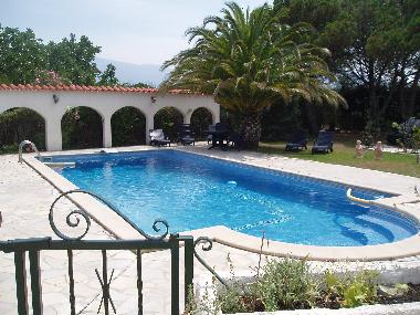 Bed and Breakfast in Ortaffa (Pyr�n�es-Orientales) or holiday homes and vacation rentals