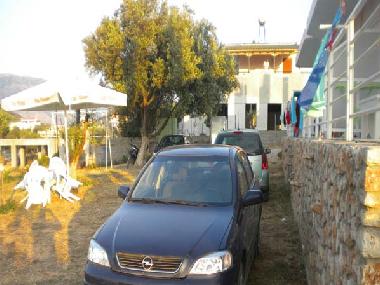 Frontyard and parking space