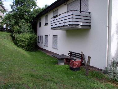Grillplatz hinter dem Haus