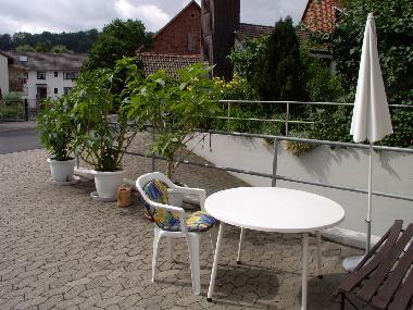 Sitzplatz vor dem Haus