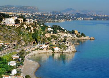 Villa in Altavilla Milicia (Palermo) or holiday homes and vacation rentals