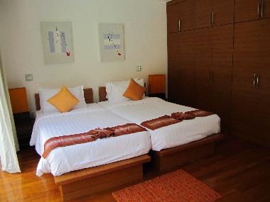 Guest bedroom 1
