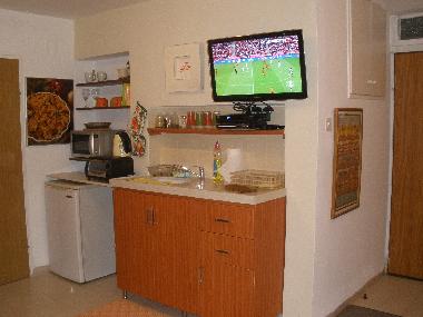 tv ,  dvd,free usb  computer access