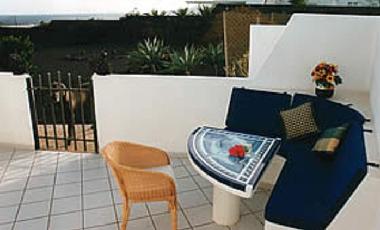 Holiday Apartment in Puerto Calero / Macher (Lanzarote) or holiday homes and vacation rentals