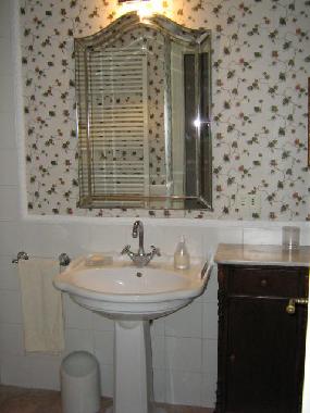 bathroom near the study bedroom