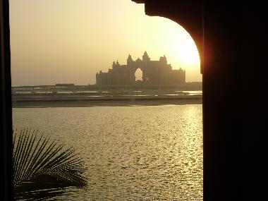 Holiday House in Frond F (Dubayy) or holiday homes and vacation rentals