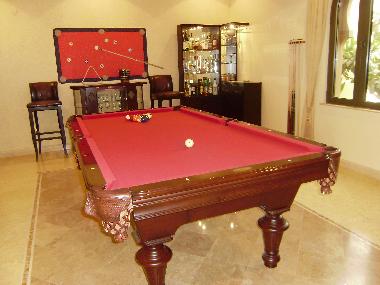 Holiday House in Frond F (Dubayy) or holiday homes and vacation rentals