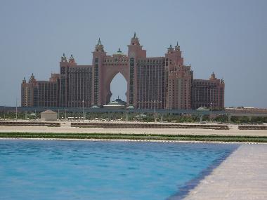 Holiday House in Frond F (Dubayy) or holiday homes and vacation rentals