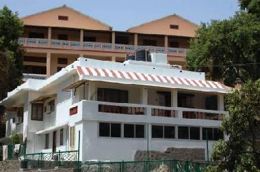 Hotel in Mount Abu (Rajasthan) or holiday homes and vacation rentals