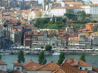 Holiday Apartment in Oporto - Vila Nova De Gaia (Norte) or holiday homes and vacation rentals