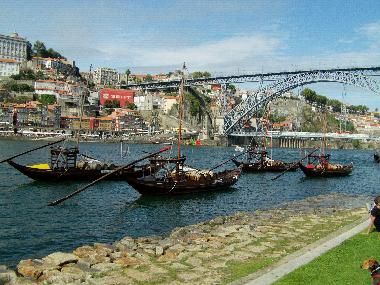 Holiday Apartment in Oporto - Vila Nova De Gaia (Norte) or holiday homes and vacation rentals