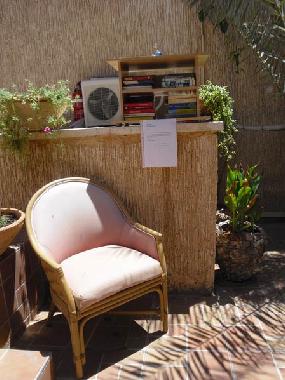 Guest library